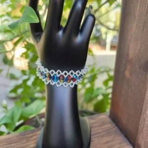 Pulsera en Bisutería con Diversos Diseños